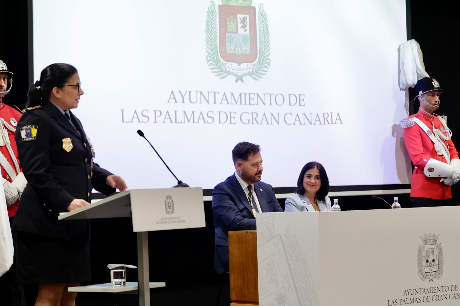 Las Palmas reconoce la labor de 28 policías locales en el día de su patrón