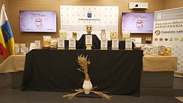 Imagen de los gofios galardonados, en el centro Buen Lugar de Firgas.