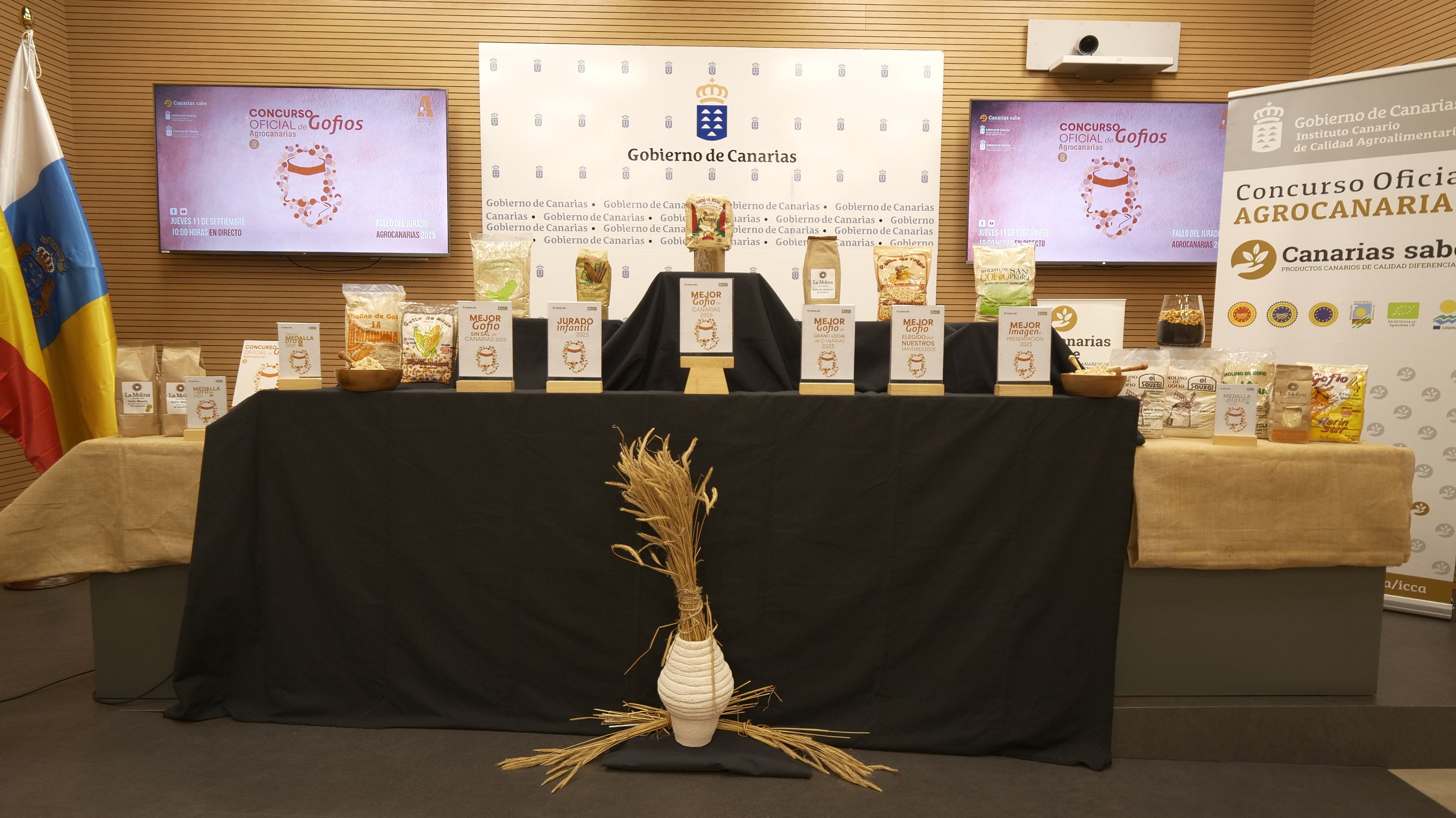 Imagen de los gofios galardonados, en el centro Buen Lugar de Firgas.