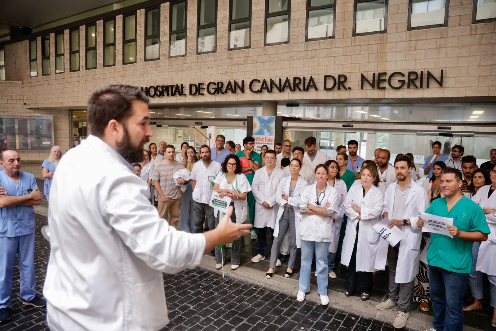 Los médicos protestan contra el SCS por las oposiciones
