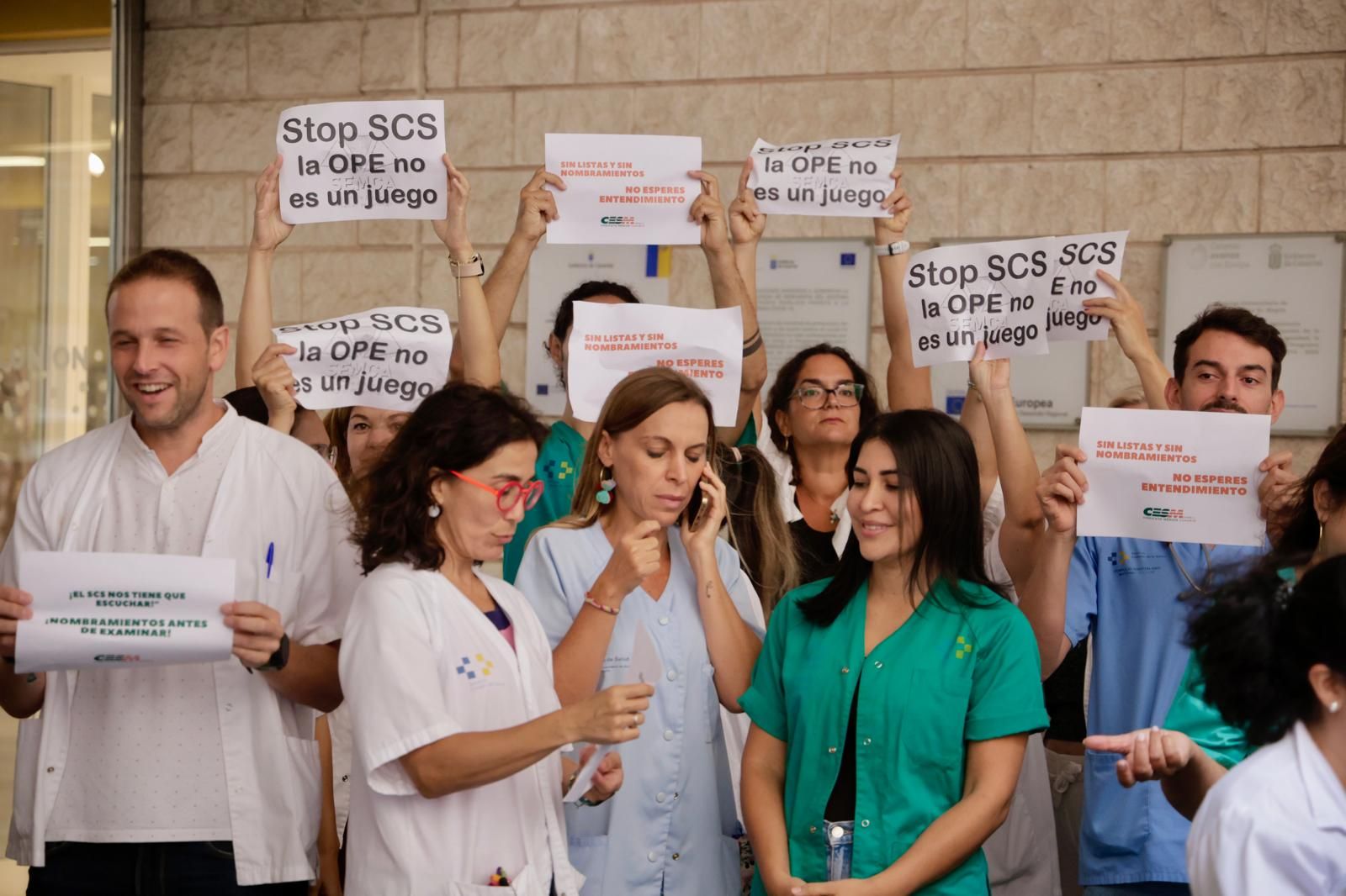 Los médicos protestan contra el SCS por las oposiciones