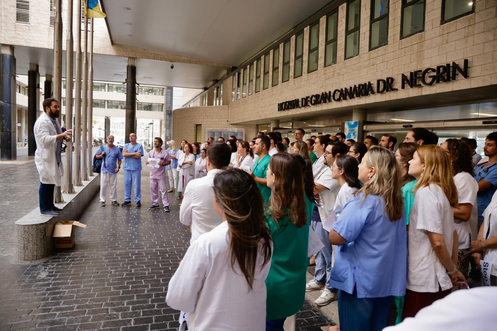 Los médicos protestan contra el SCS por las oposiciones