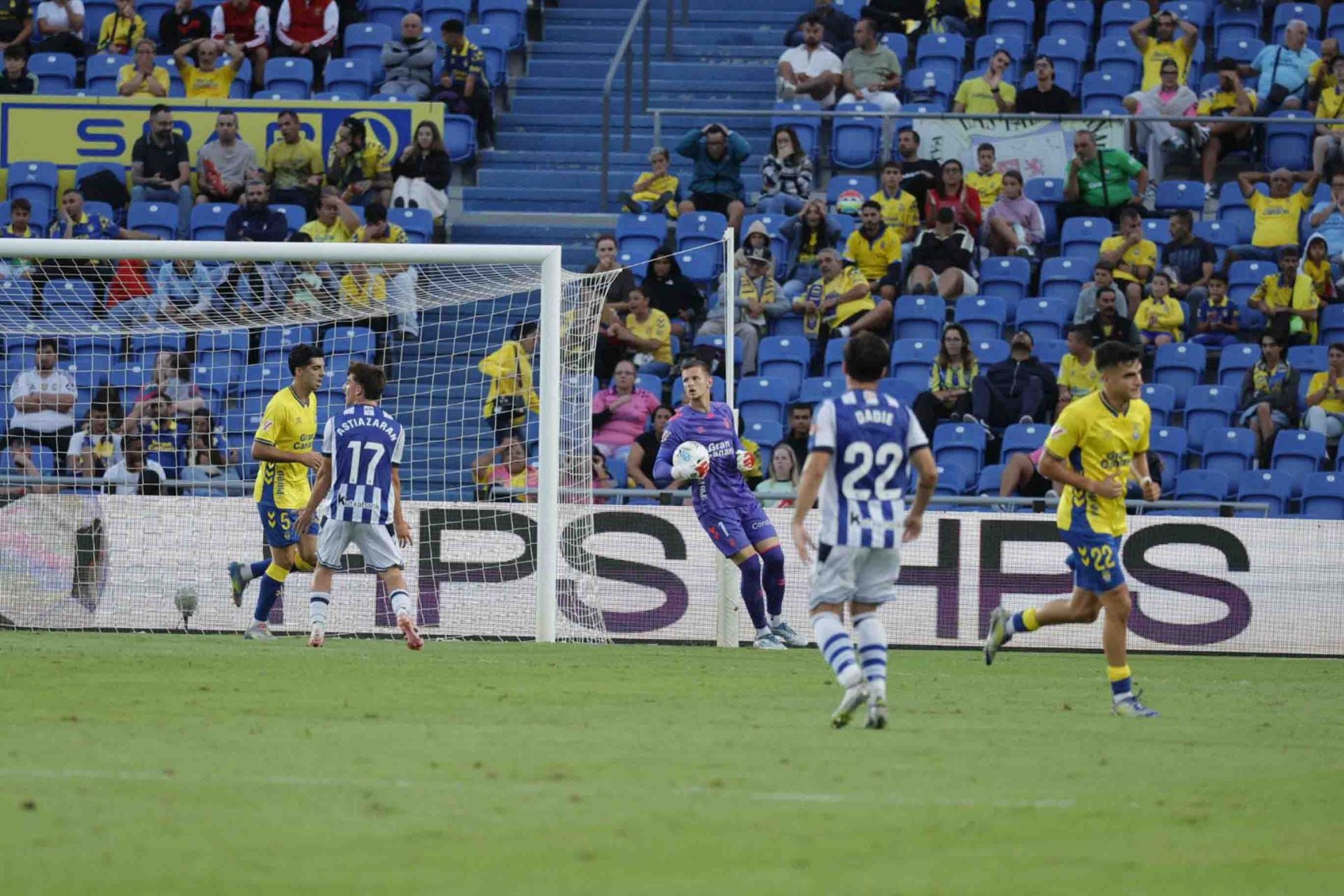 UD Las Palmas ante la Real Sociedad B, en imágenes
