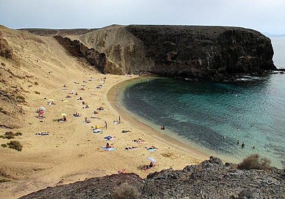 Imagen de archivo de la playa de Papagayo, en el municipio de Yaiza, Lanzarote.