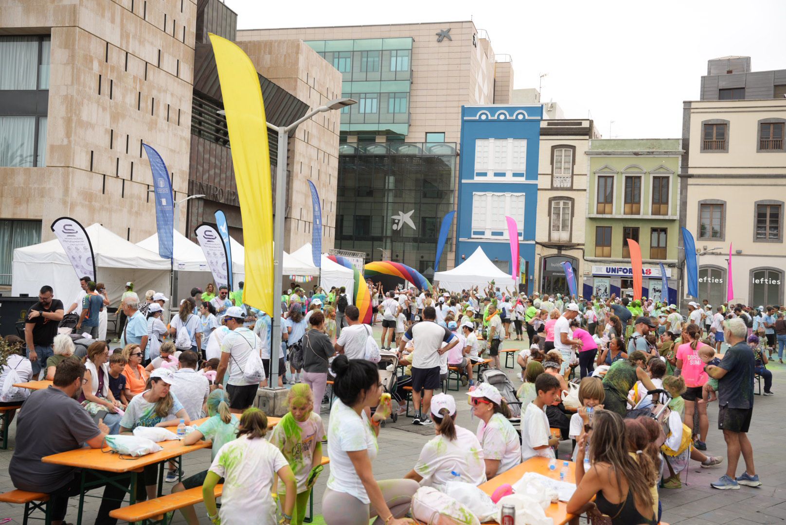 Un arcoíris de solidaridad en la Rainbow Familia Gran Canaria