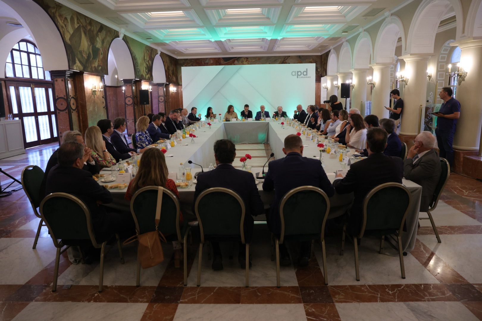 Encuentro de la APD: el PP canario debate las prioridades del archipiélago