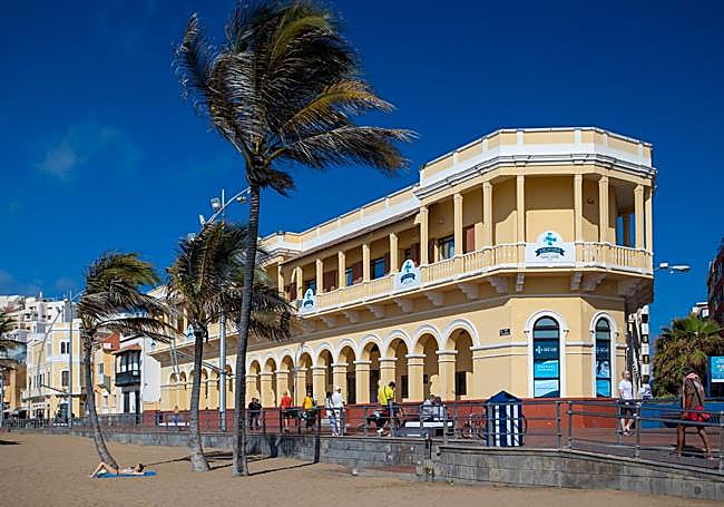 Imagen del Hospital San José, en el paseo de Las Canteras.