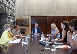 Momento de la reunión mantenida este martes.