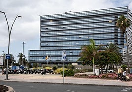 Fachada del edificio de la Ciudad de la Justicia.
