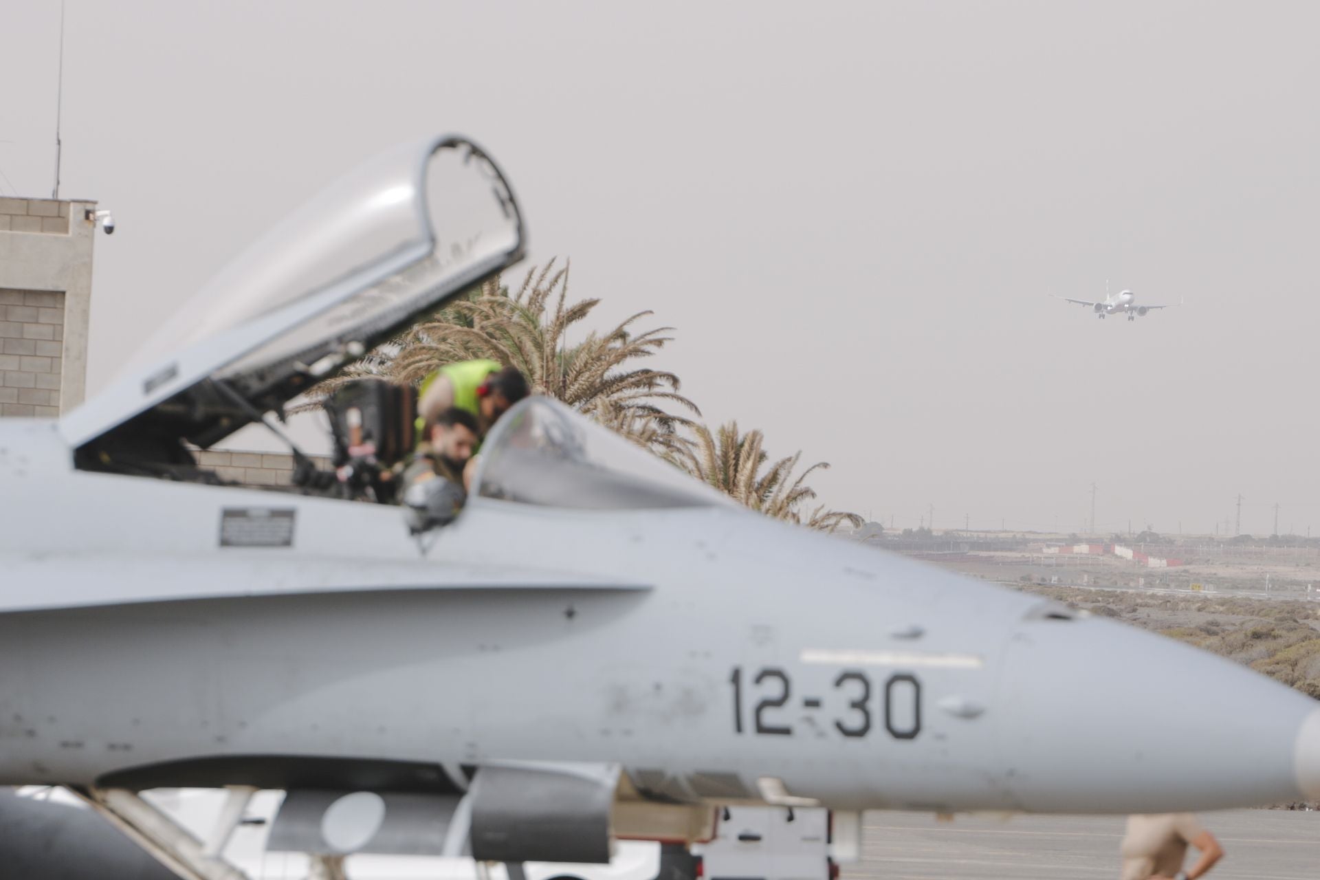 Las Fuerzas Armadas despliegan en Gando su sistema de defensa aéreo