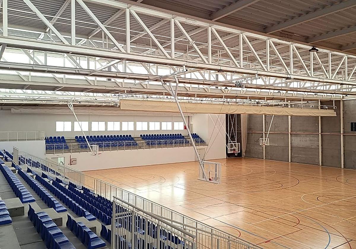 Pista central de las instalaciones pendientes de remate.