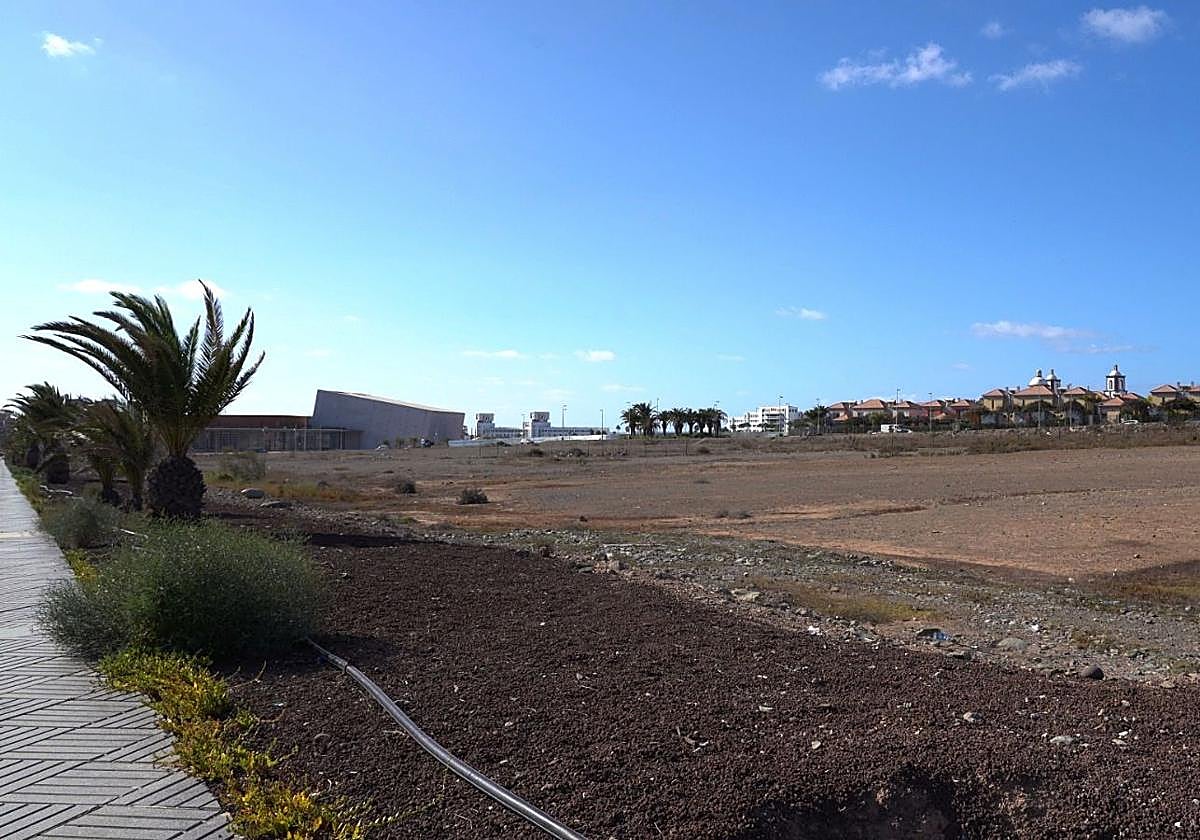 Vista de una de las parcelas de Meloneras 2A que ahora queda desbloqueada.