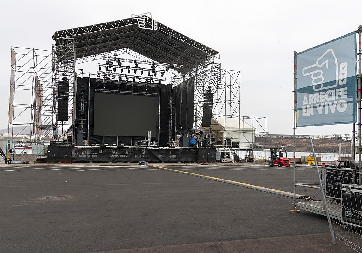 Escenario en el muelle de cruceros, que albergará buena parte de los conciertos.
