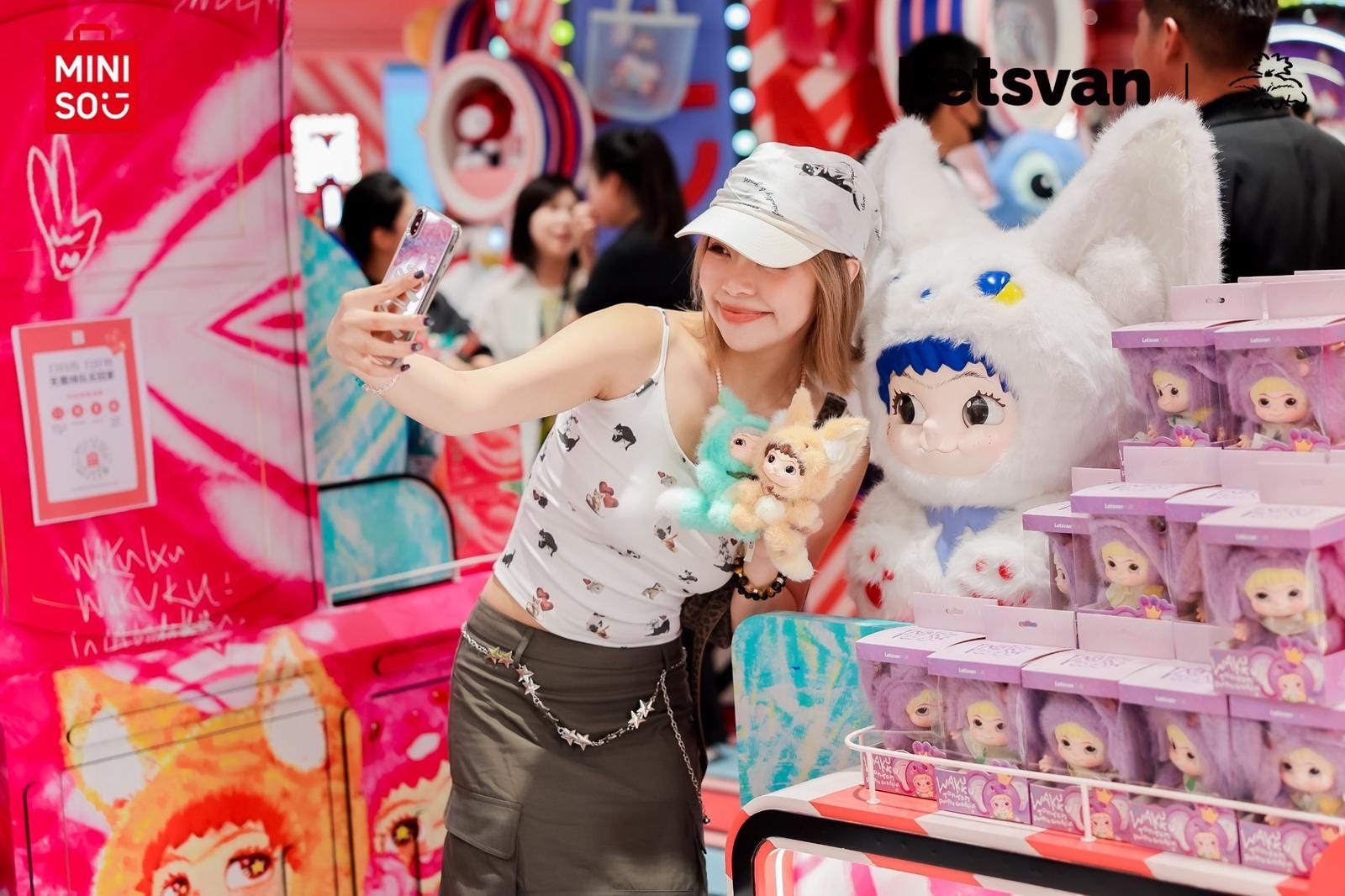 Imagen de la venta de los Wakuku en primicia en China.