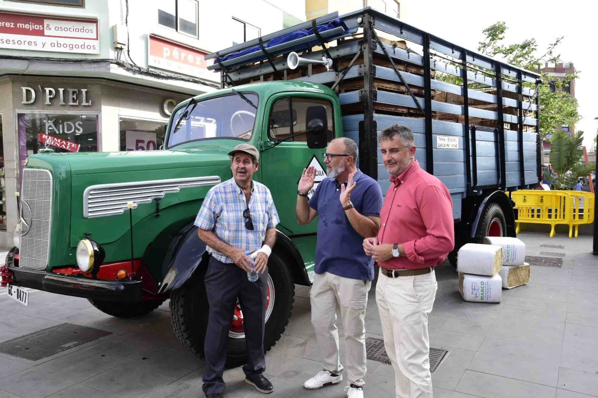 Calor y mucho sabor en la feria del tomate en Santa Lucía en Tirajana