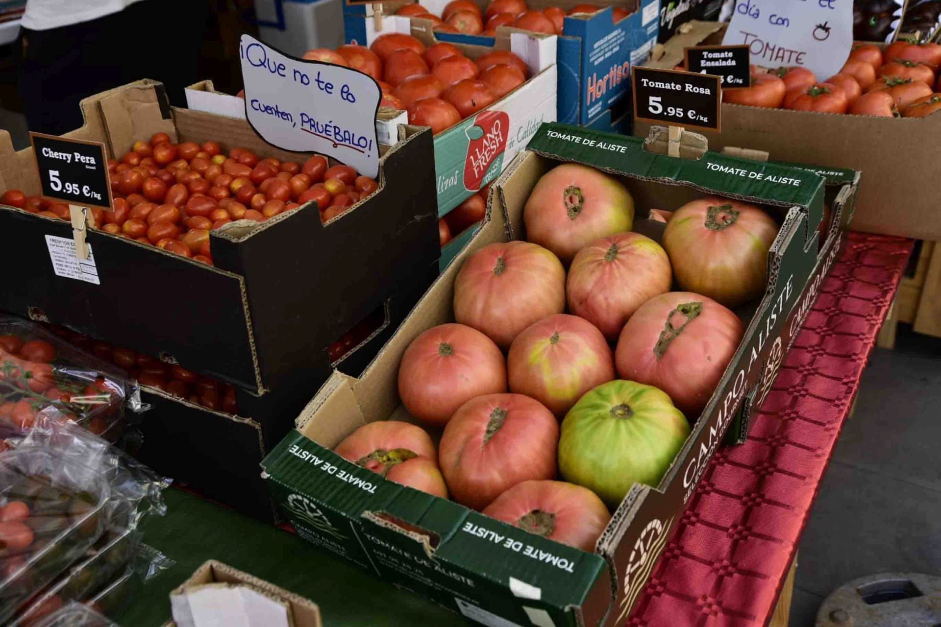 Calor y mucho sabor en la feria del tomate en Santa Lucía en Tirajana