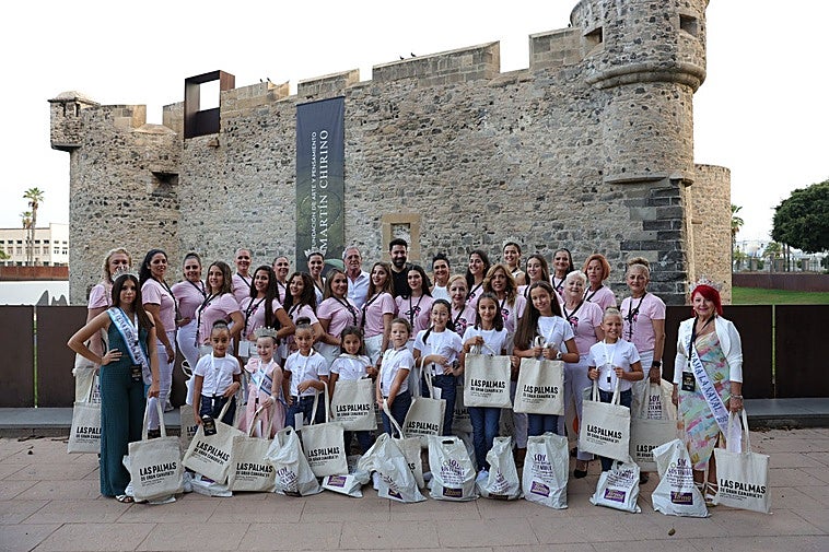 Imagen de las participantes de las fiestas de La Naval.
