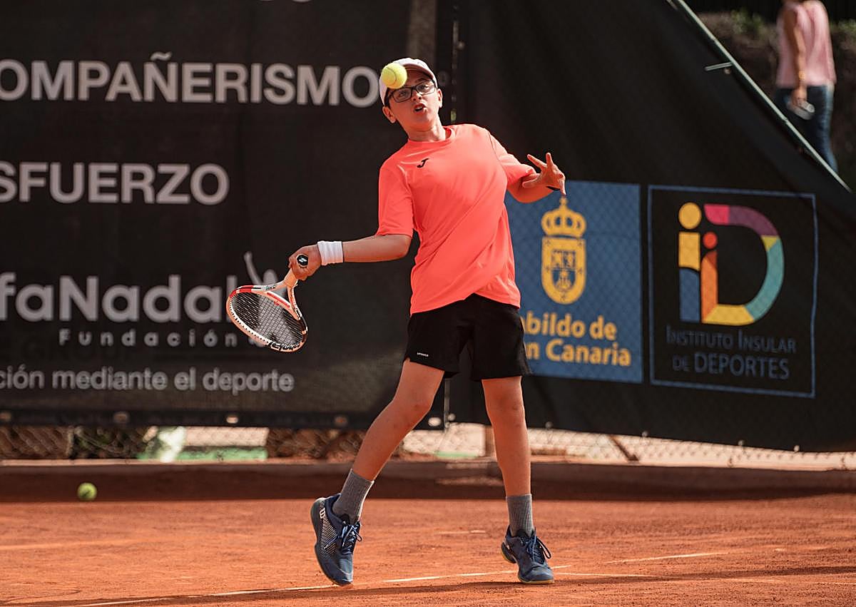 Imagen secundaria 1 - El tenis canario hace historia con cinco raquetas en las semifinales del Rafa Nadal Tour By Santander
