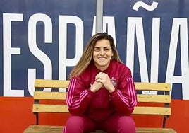 Misa posa con el chándal de la selección. Volver a las convocatorias de La Roja, el gran reto de la grancanaria en un año en el que ha empezado de suplente con el Real Madrid.
