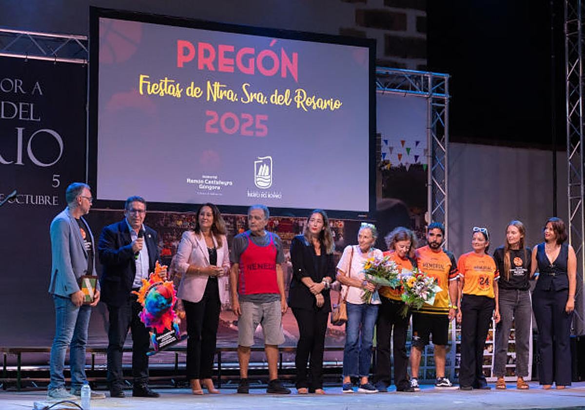Imagen principal - Varios momento del acto del pregón a cargo del colectivo Meracas por las 24 horas de Baloncesto.