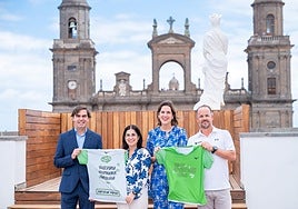 De izquierda a derecha, Miguel Ángel Suárez, director de Marketing de Binter; Carolina Darias, alcaldesa de LPGC; Carla Campomaor, concejala de Deportes de LPGC; y Daniel González, gerente de DG Eventos.