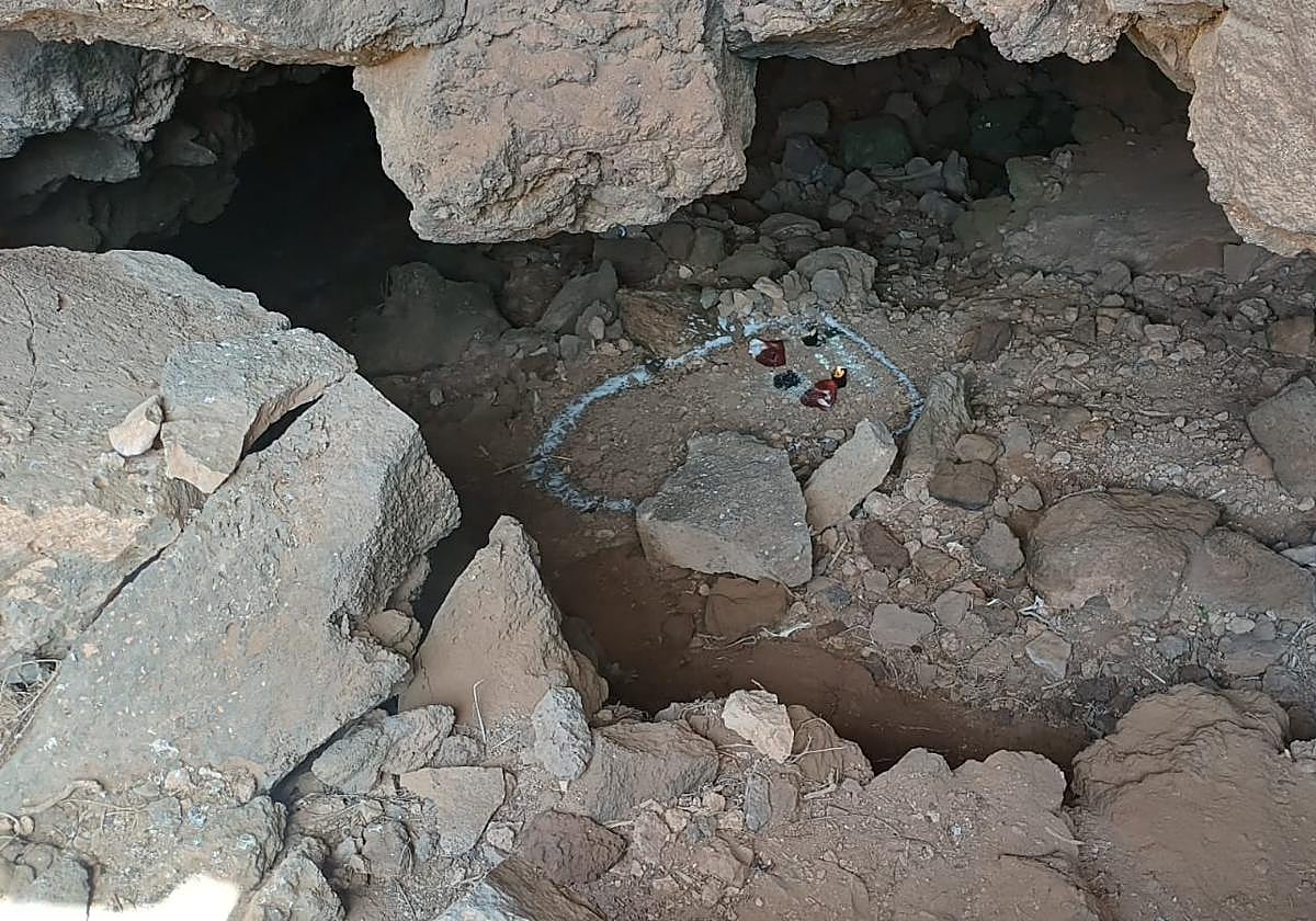 Así quedó el yacimiento arqueológico del municipio de La Oliva tras los rituales de santería.