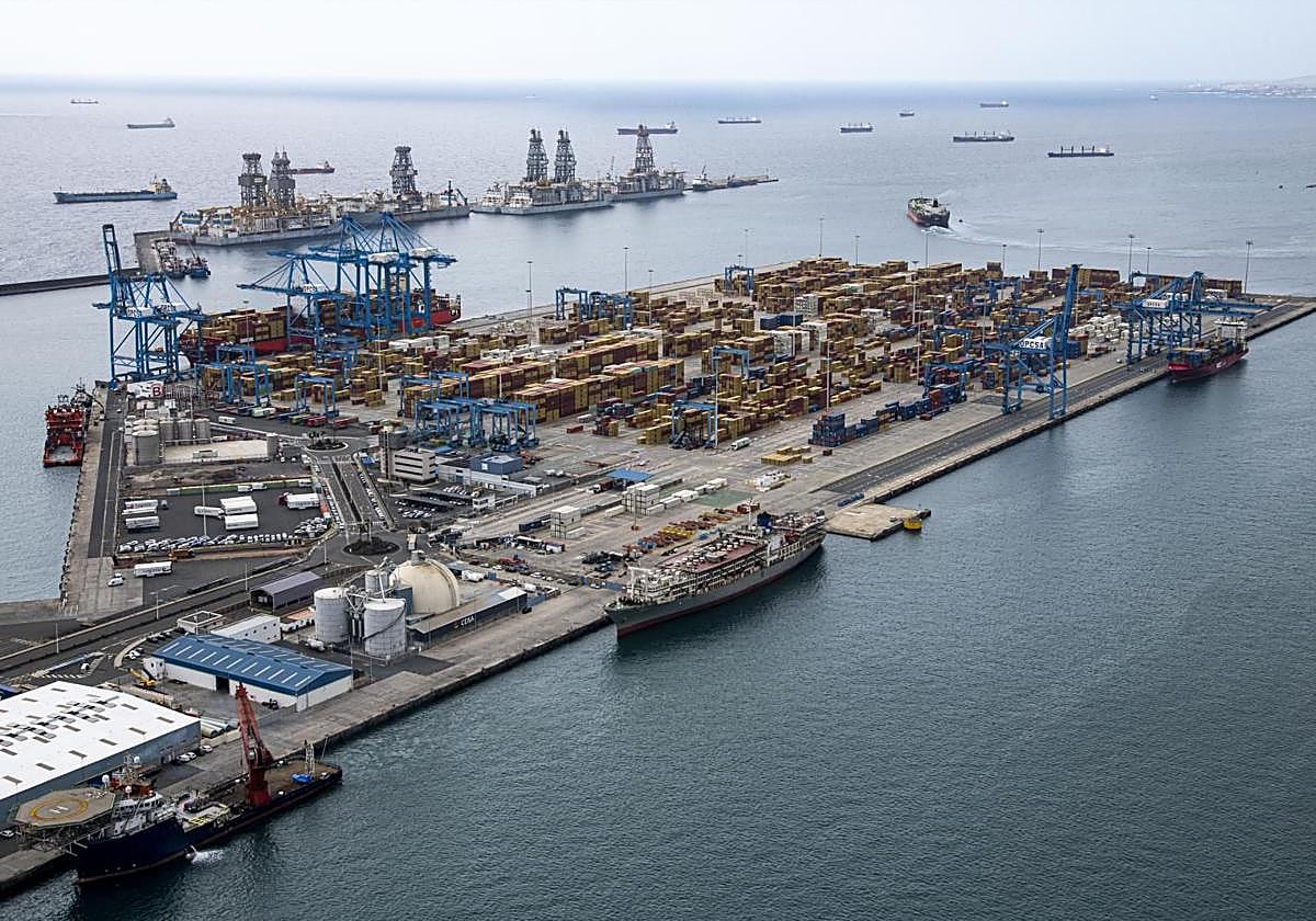 Terminal de contenedores en el puerto de la capital grancanaria.