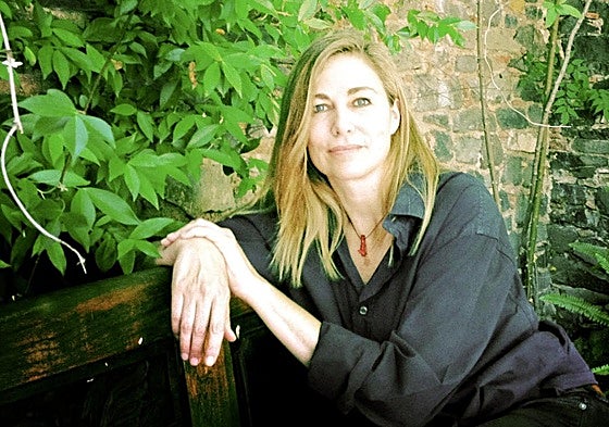 Imagen de Inka Martí, mujer polifacética que compagina la edición en Atlanta, junto a su marido Jacobo Siruela, y la defensa del medio rural.