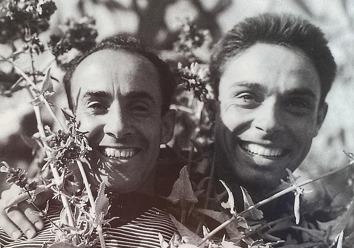César Manrique y Pepe Dámaso, retratados en Agaete en 1957.