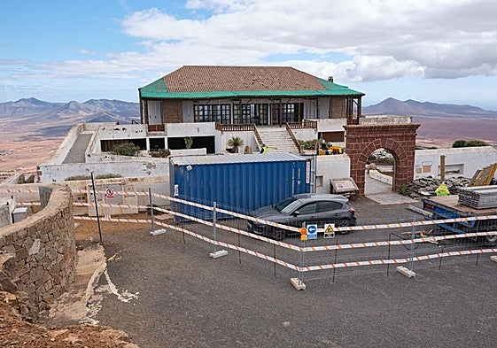 El mirador de Morro Velosa tiene más de 25 años de antigüedad y se sitúa en el macizo de Betancuria.