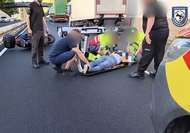 Imagen del motorista que tuvo que ser atendido en la Avenida Marítima.