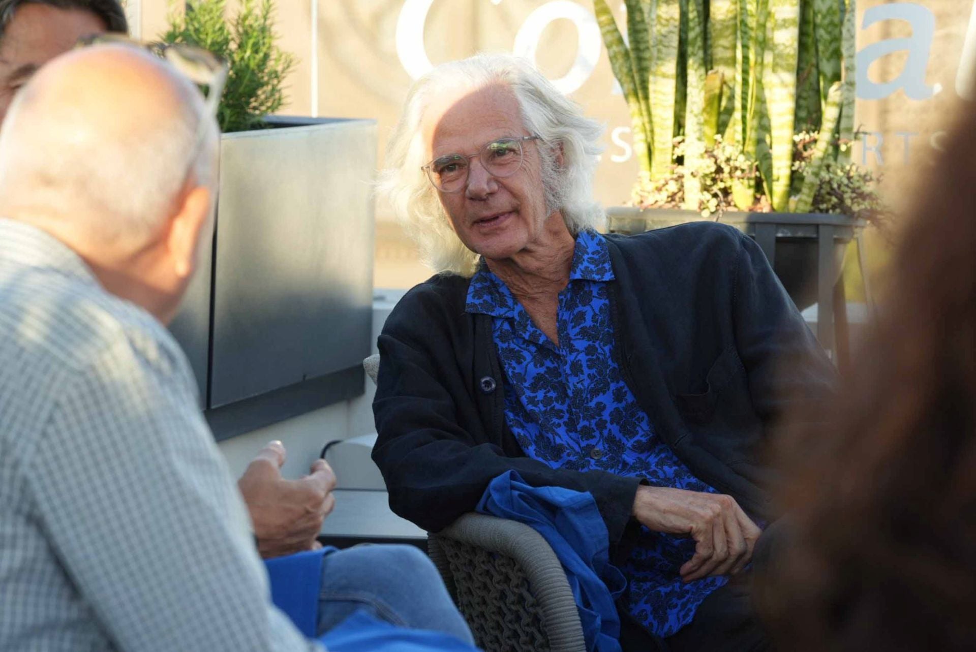 Los editores de Atalanta comparten encuentro con libreros canarios en la antesala de la gala Aglaya