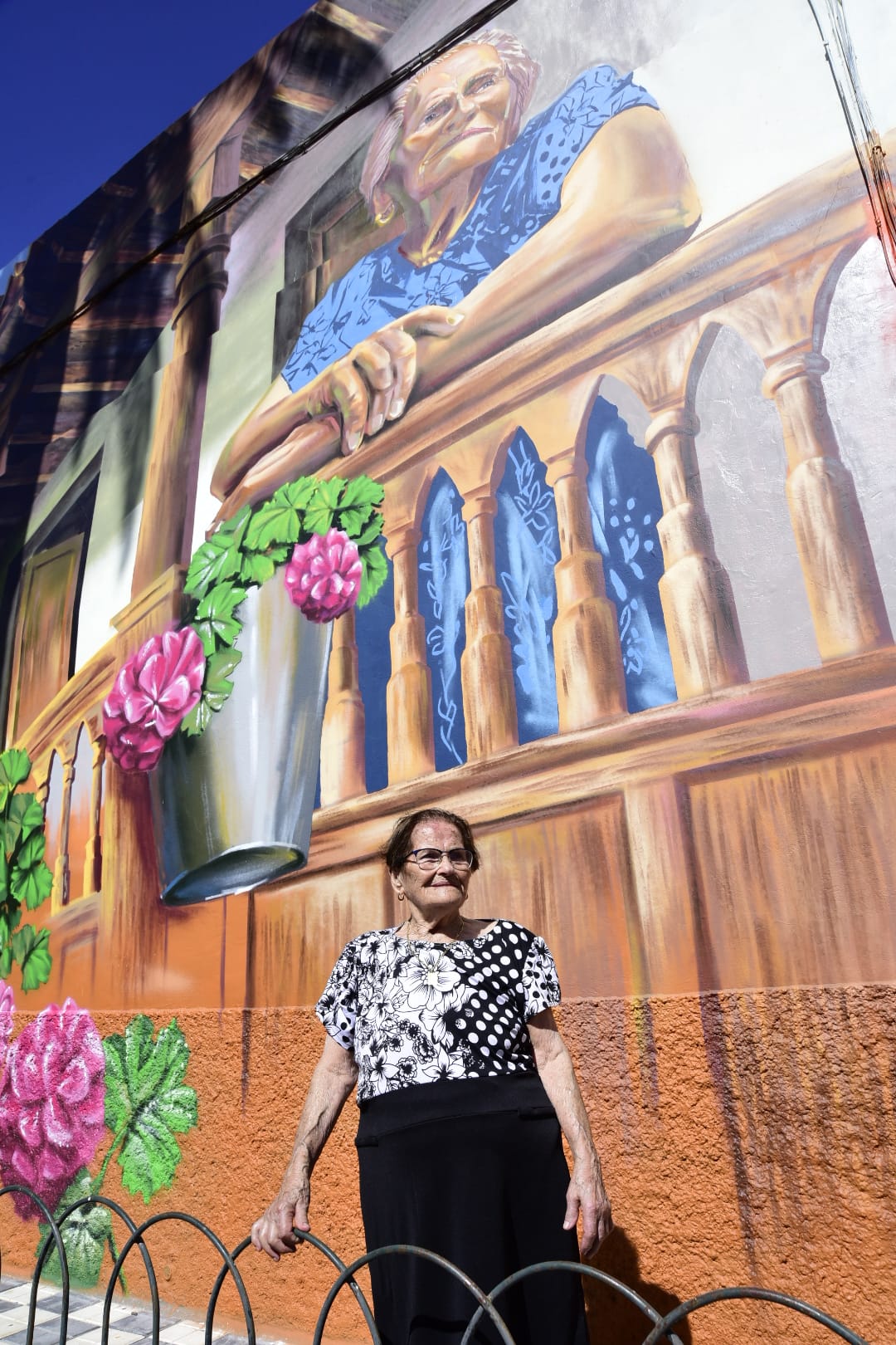 El casco de Agüimes luce un nuevo mural en homenaje a la vecina Carmen Tarajano