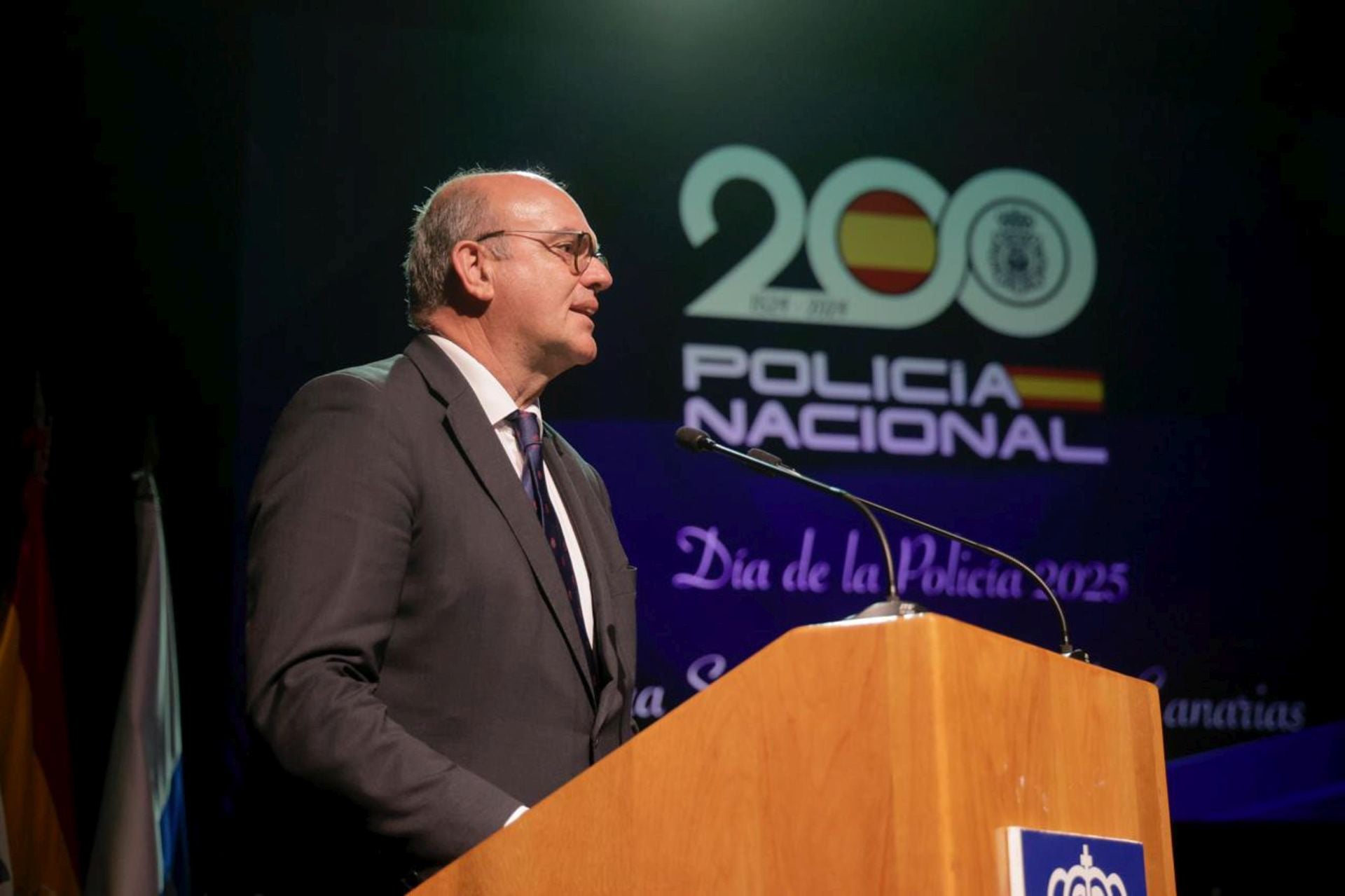 La Policía Nacional tributa un reconocimiento a 141 personas