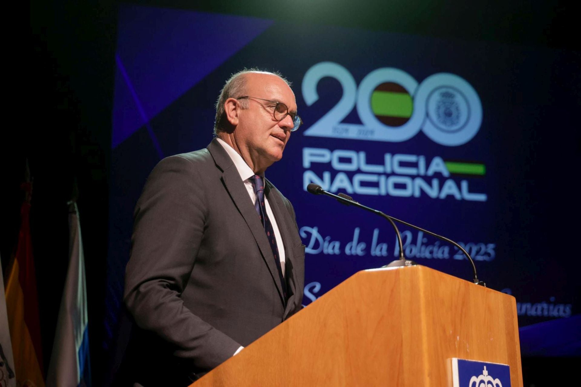 La Policía Nacional tributa un reconocimiento a 141 personas