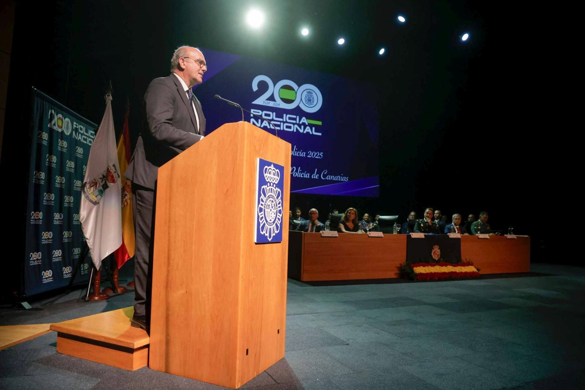 La Policía Nacional tributa un reconocimiento a 141 personas