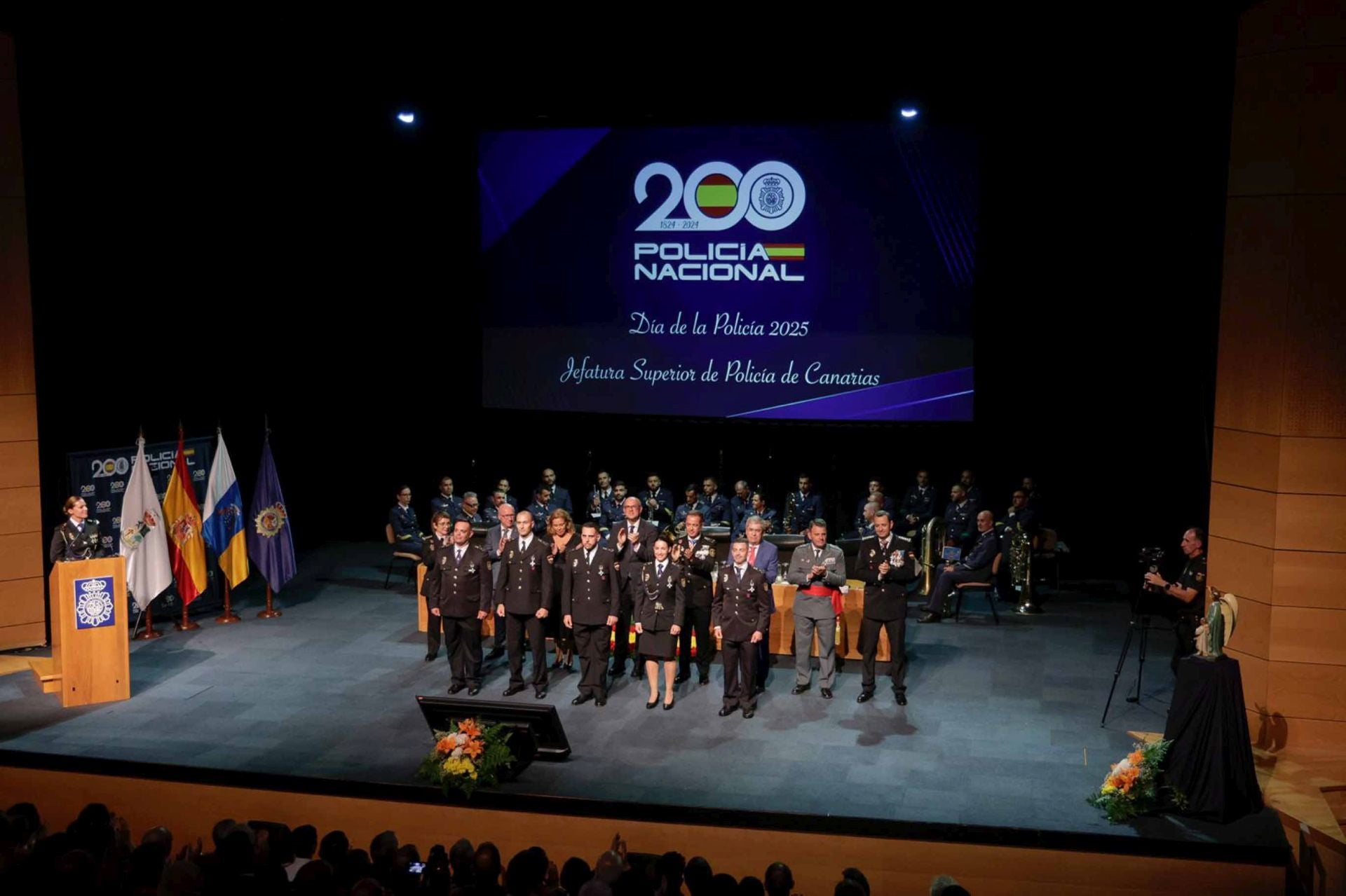 La Policía Nacional tributa un reconocimiento a 141 personas