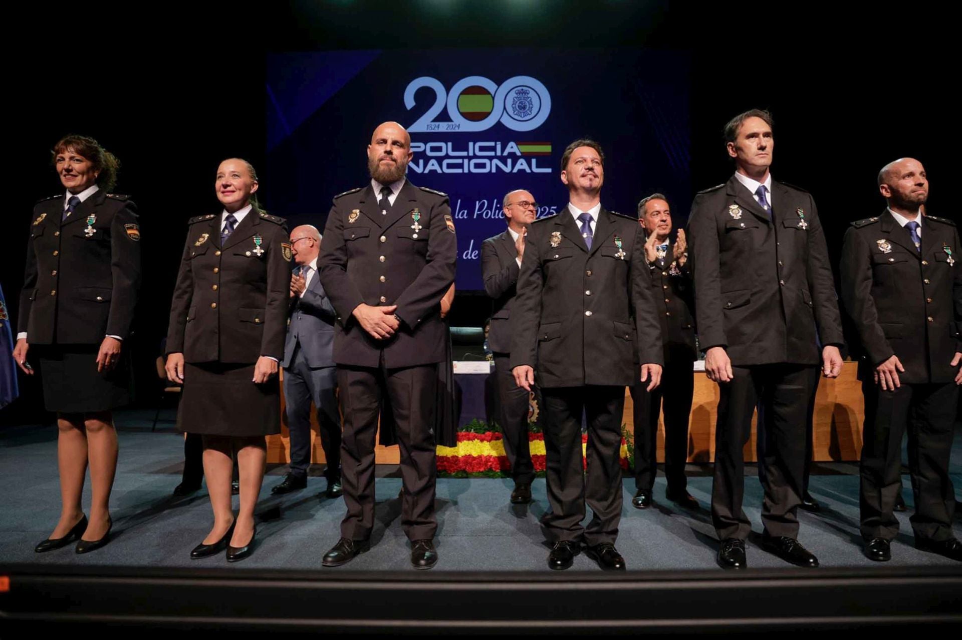 La Policía Nacional tributa un reconocimiento a 141 personas