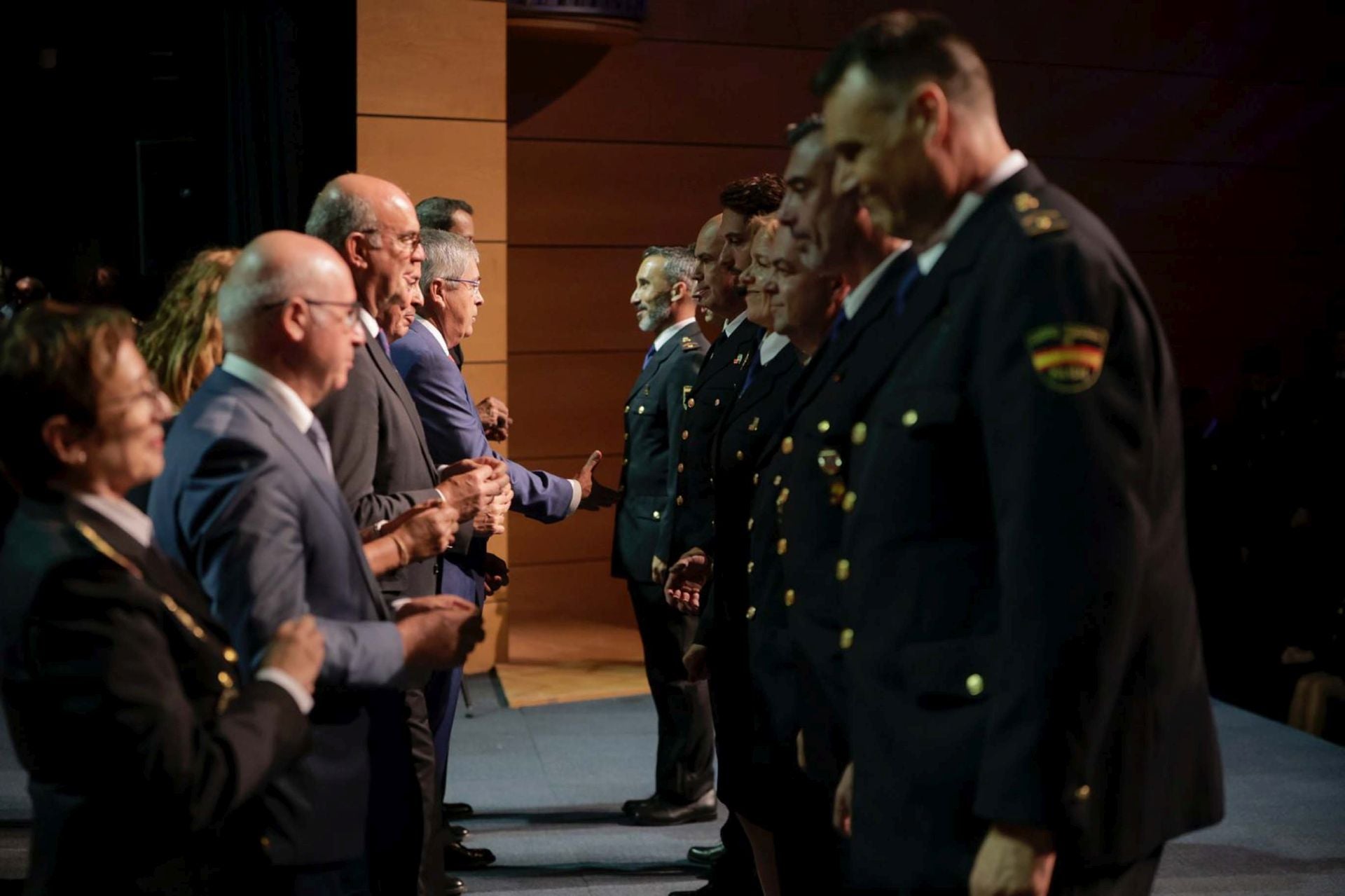 La Policía Nacional tributa un reconocimiento a 141 personas