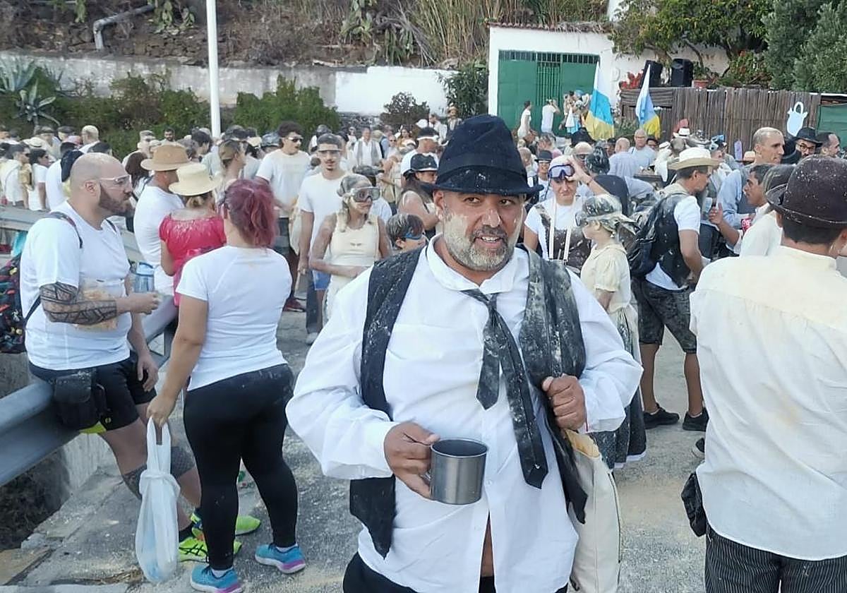 La Traída emula el camino que los antiguos habitantes de Agüimes recorrían cuando iban a los molinos, a buscar el gofio que se elaboraba con el millo de su propia cosecha.