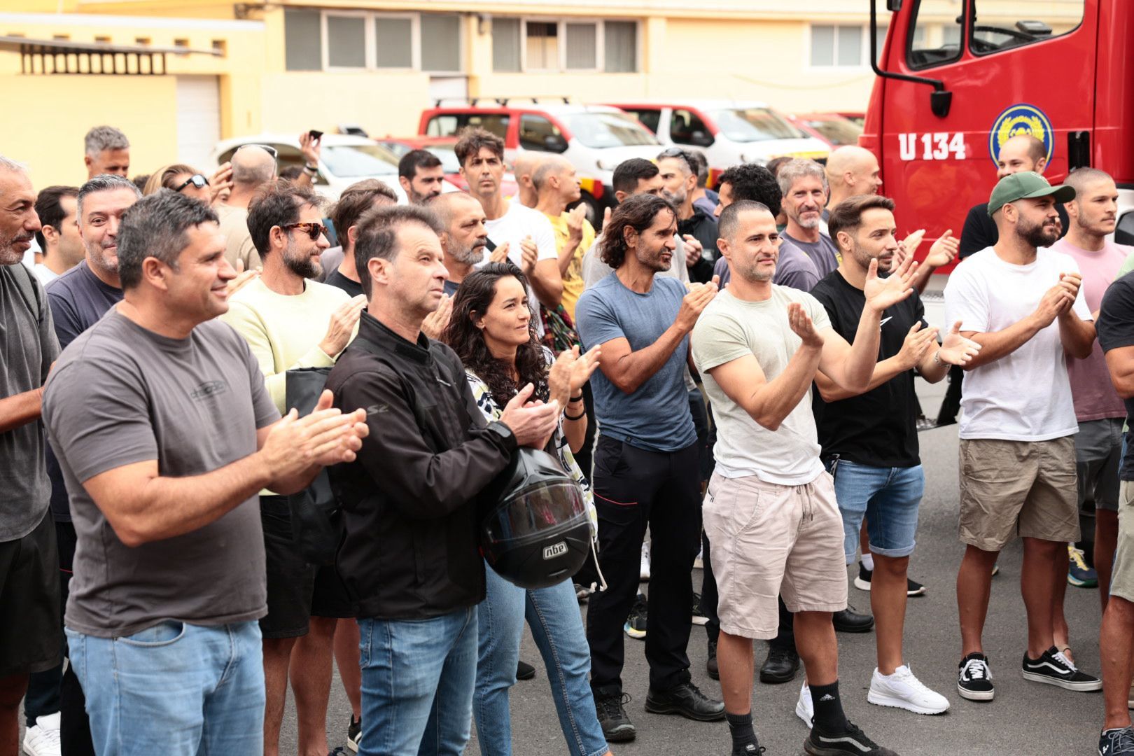 Los bomberos alzan la voz en el Parque Central Miller Bajo