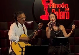 Magadalena Padilla y Fofi Lussón en una actuación previa en el Rincón del Bolero.