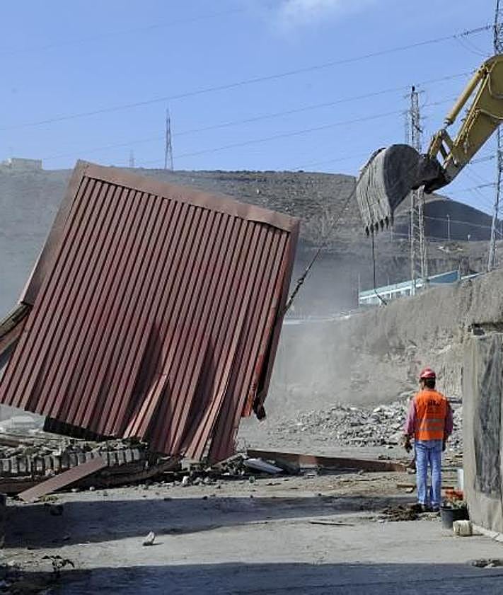Imagen secundaria 2 - Imagen del Tívoli y de las obras de demolición. 