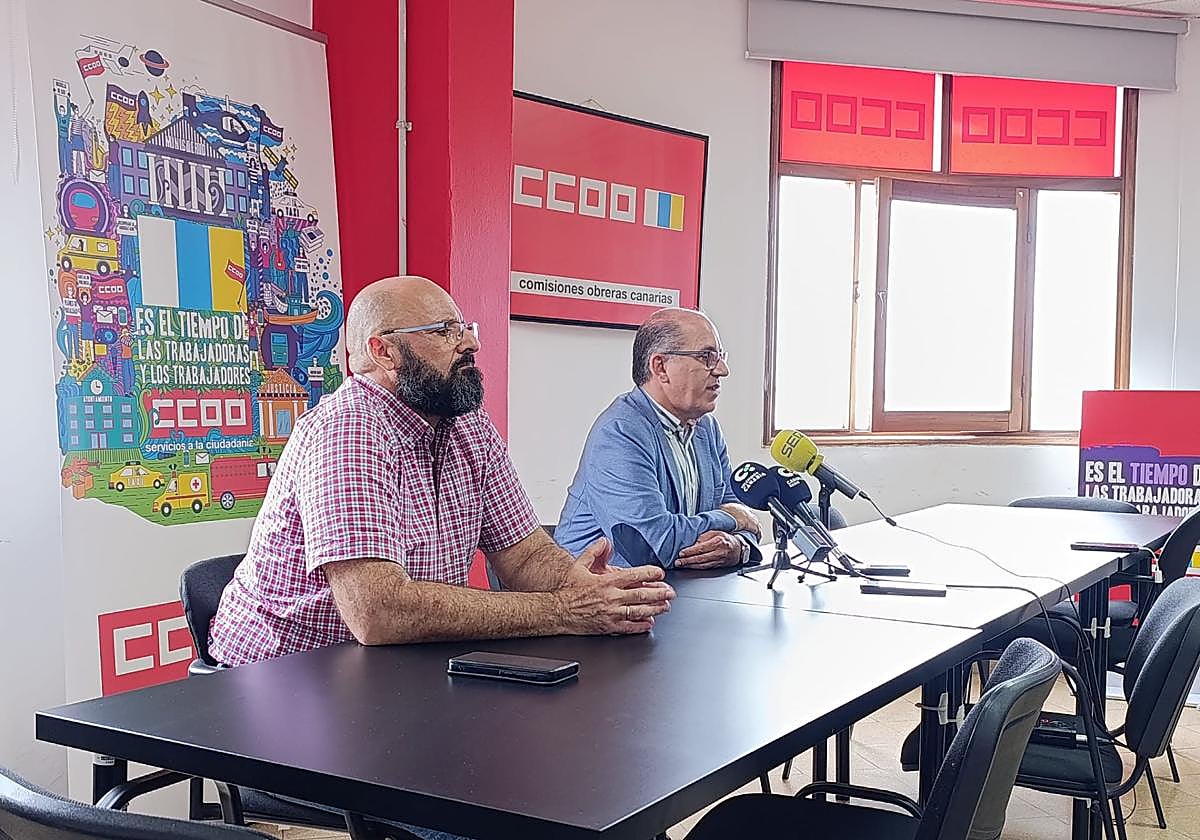 Santiago Domínguez, de CC OO (i) y Jóse Ángel Hernández.