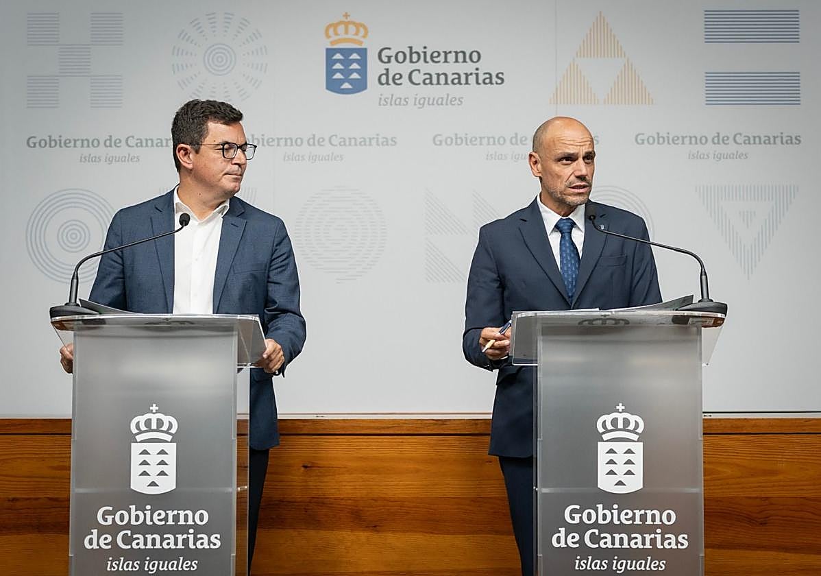 Pablo Rodríguez (i) y Alfonso Cabello, en la rueda de prensa tras el Consejo de Gobierno reunido ayer.