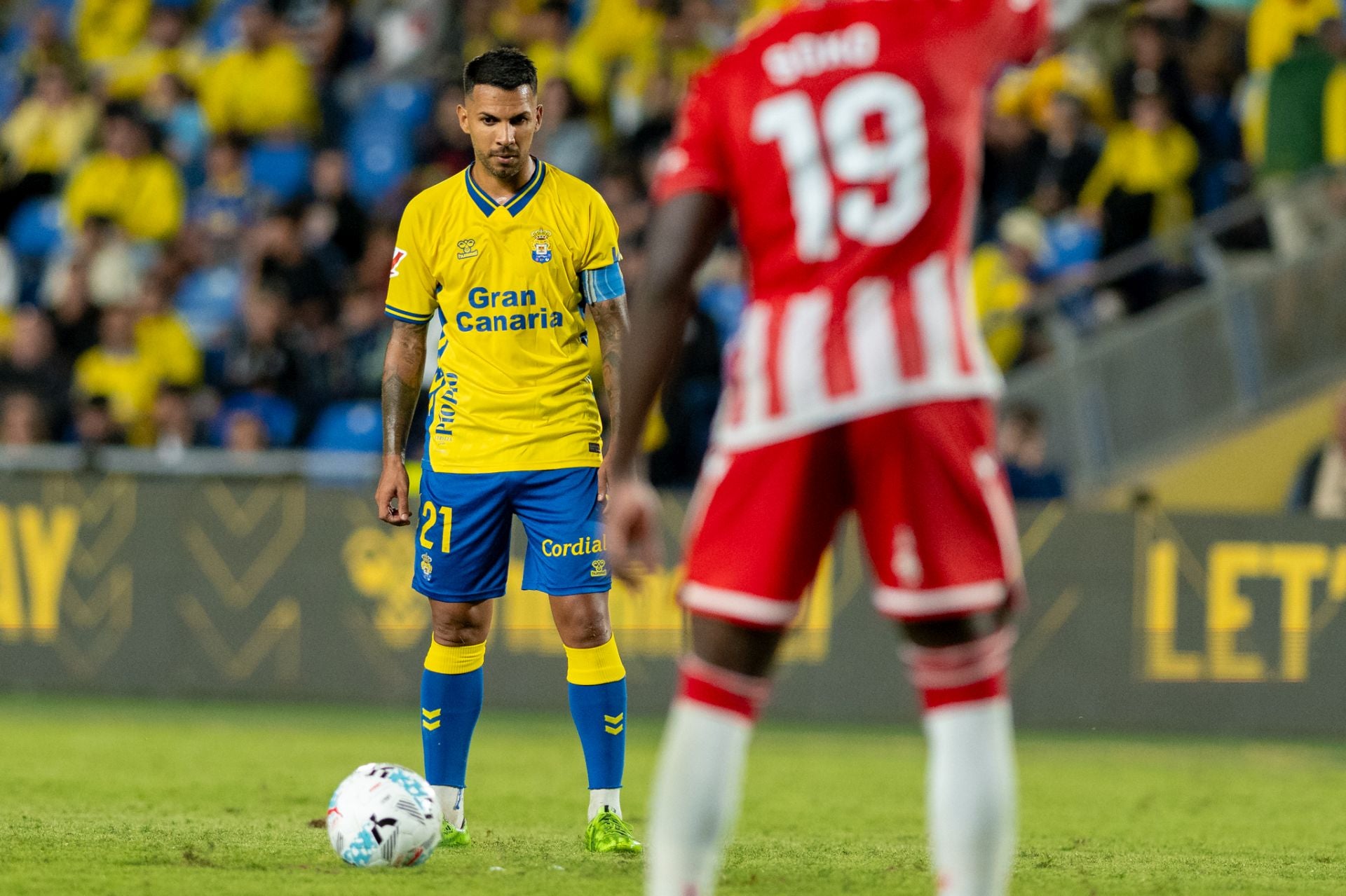 Viera, ante el Almería.