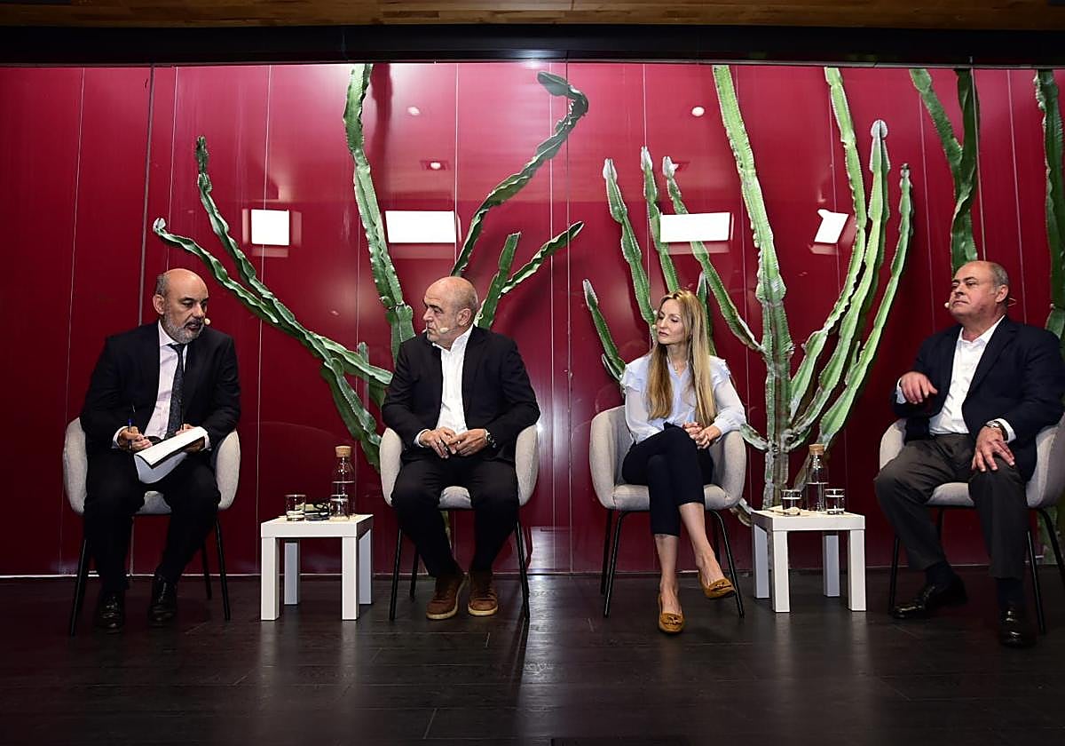 FORO CANARIAS7 &#039;Industria con carácter canario: innovar o naufragar&#039;, en imágenes