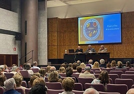 Miguel Ángel Almodóvar a la izquierda de la imagen, Lluís Serra, rector de la ULPGC y Francisco Almeida, presidente del consejo social de la ULL