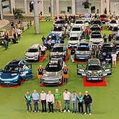 Foto de familia en el Centro Comercial Alisios.