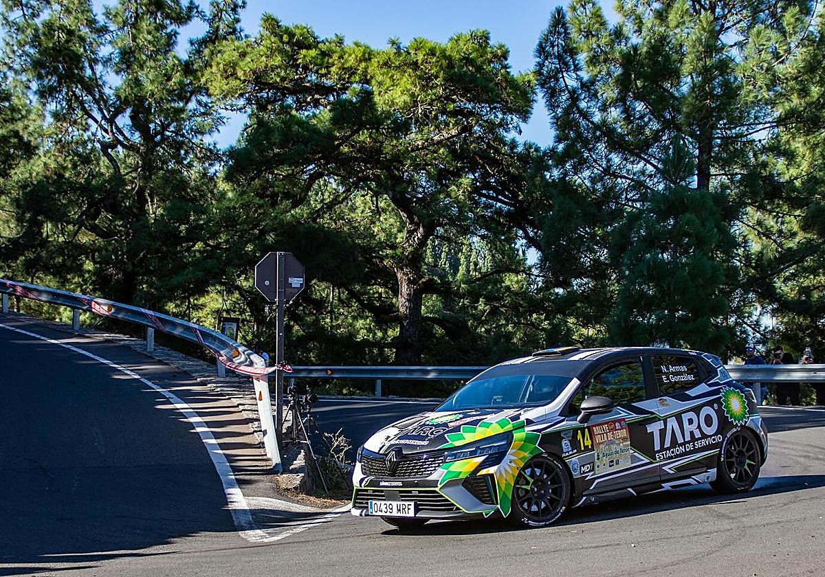 Noe Armas, en plena acción con su vehículo.